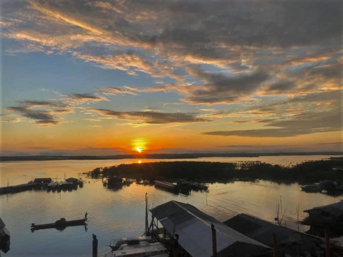 Amazon Dream Hostel With Ac And Starlink Икитос Экстерьер фото